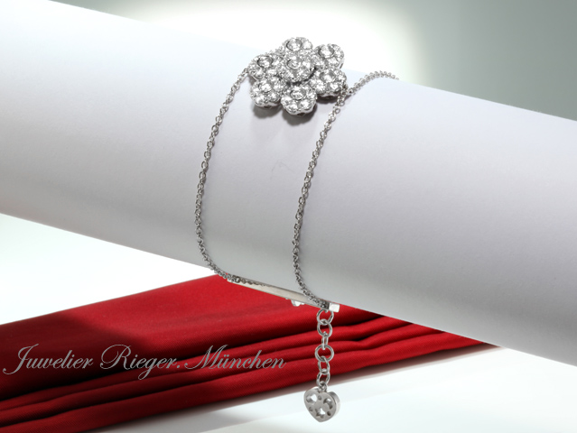 https://juwelen4you.de/ebay/pasquale-bruni/armband/fiore/wg/dia/ca.3ct/IMG_0010.JPG
